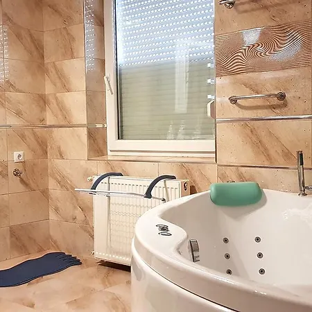 Central-aqua Apartment Gyula