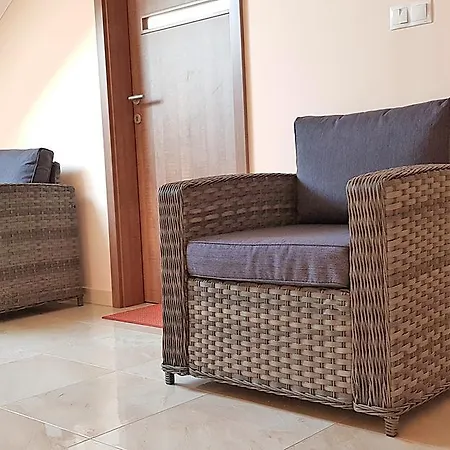 Central-aqua * Gyula